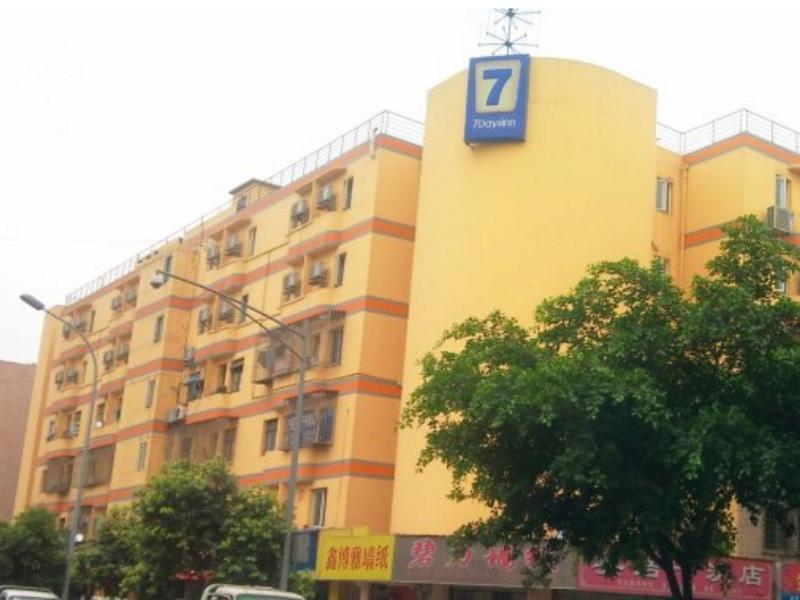 7 Days Inn Chengdu East Railway Station West Squar Exteriör bild